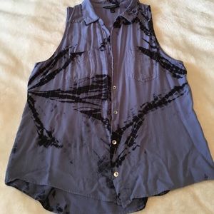 Sleeveless button up