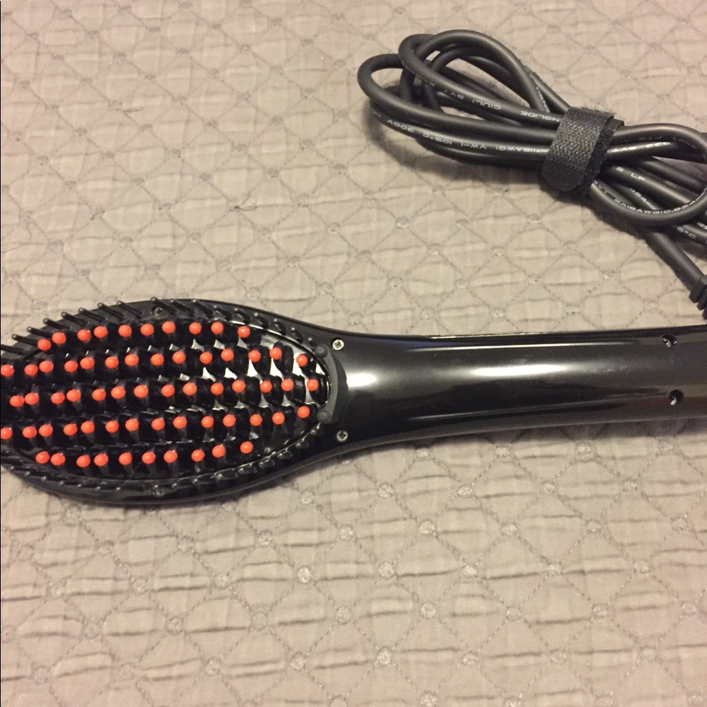 Perfecta straightening heated hair brush