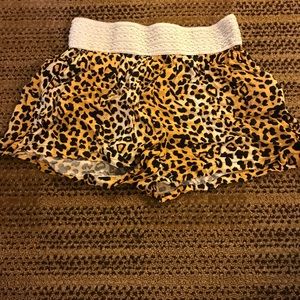 New cute medium shorts