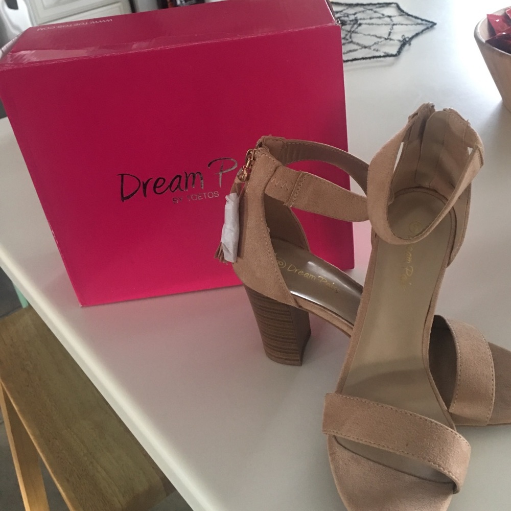 Dream Paris heeled sandal in nude suede size 8
