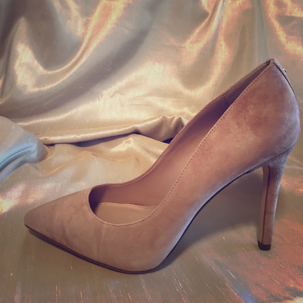 Makeup Heidi Kidsuede Pumps.