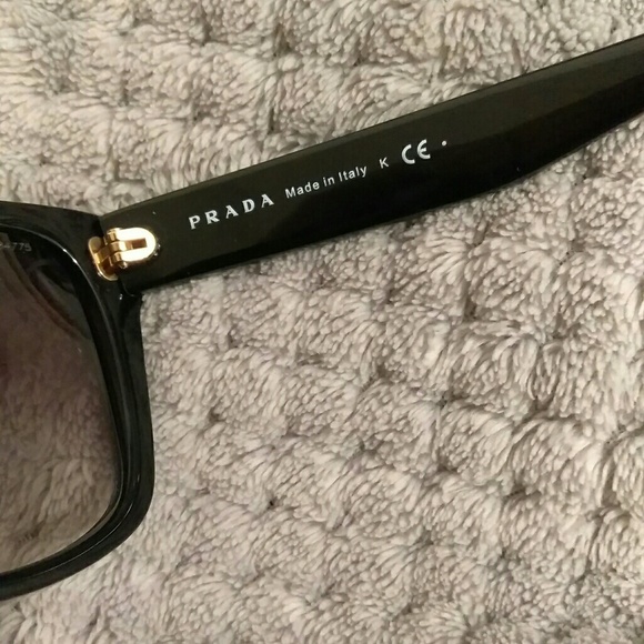 ❌SOLD❌ NWT Prada Black Frame Sunglasses - Picture 6 of 8