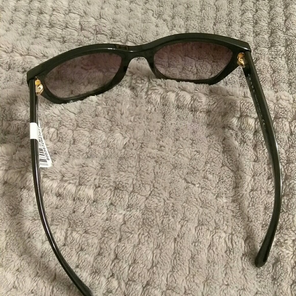 ❌SOLD❌ NWT Prada Black Frame Sunglasses - Picture 5 of 8