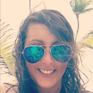 Meet your Posher, Alison