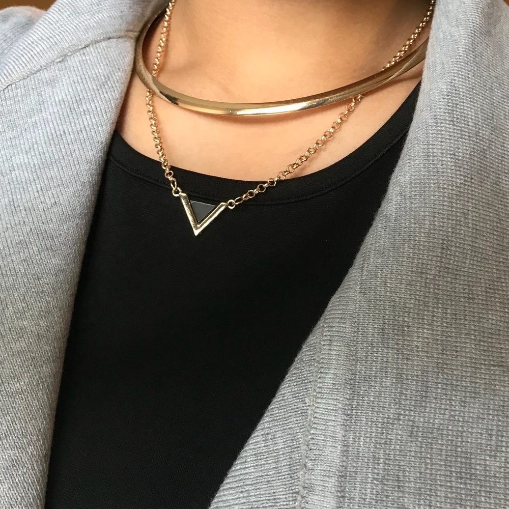 5FOR$25 Circle Chain and Triangle Pendant Necklace - Picture 3 of 5