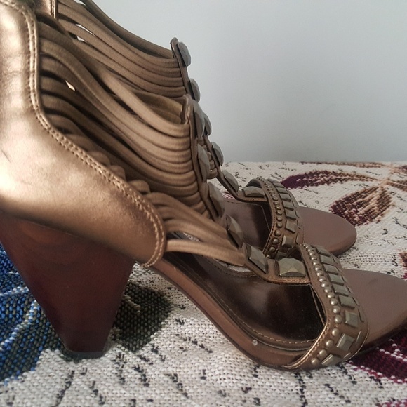 Bronze heels - Picture 2 of 4