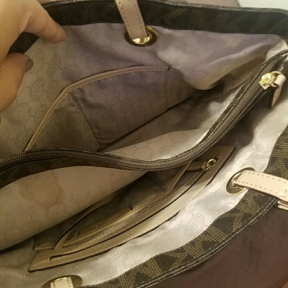 SOLD Authentic Michael Kors Large Tote - Picture 2 of 4