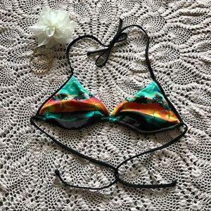 Triangle VS Bikini Top (only)