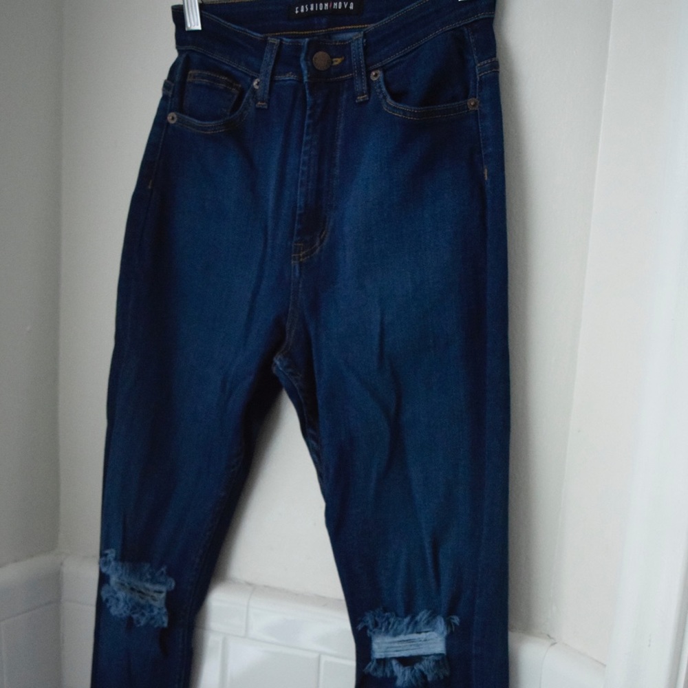 Distressed Dark blue jeans - Picture 3 of 5