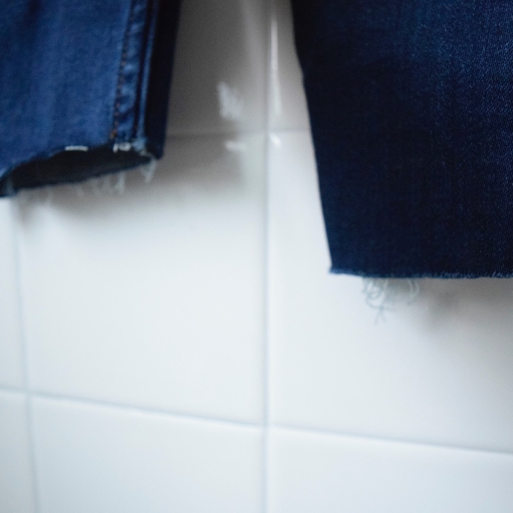 Distressed Dark blue jeans - Picture 5 of 5