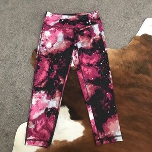 Patterned yoga pants