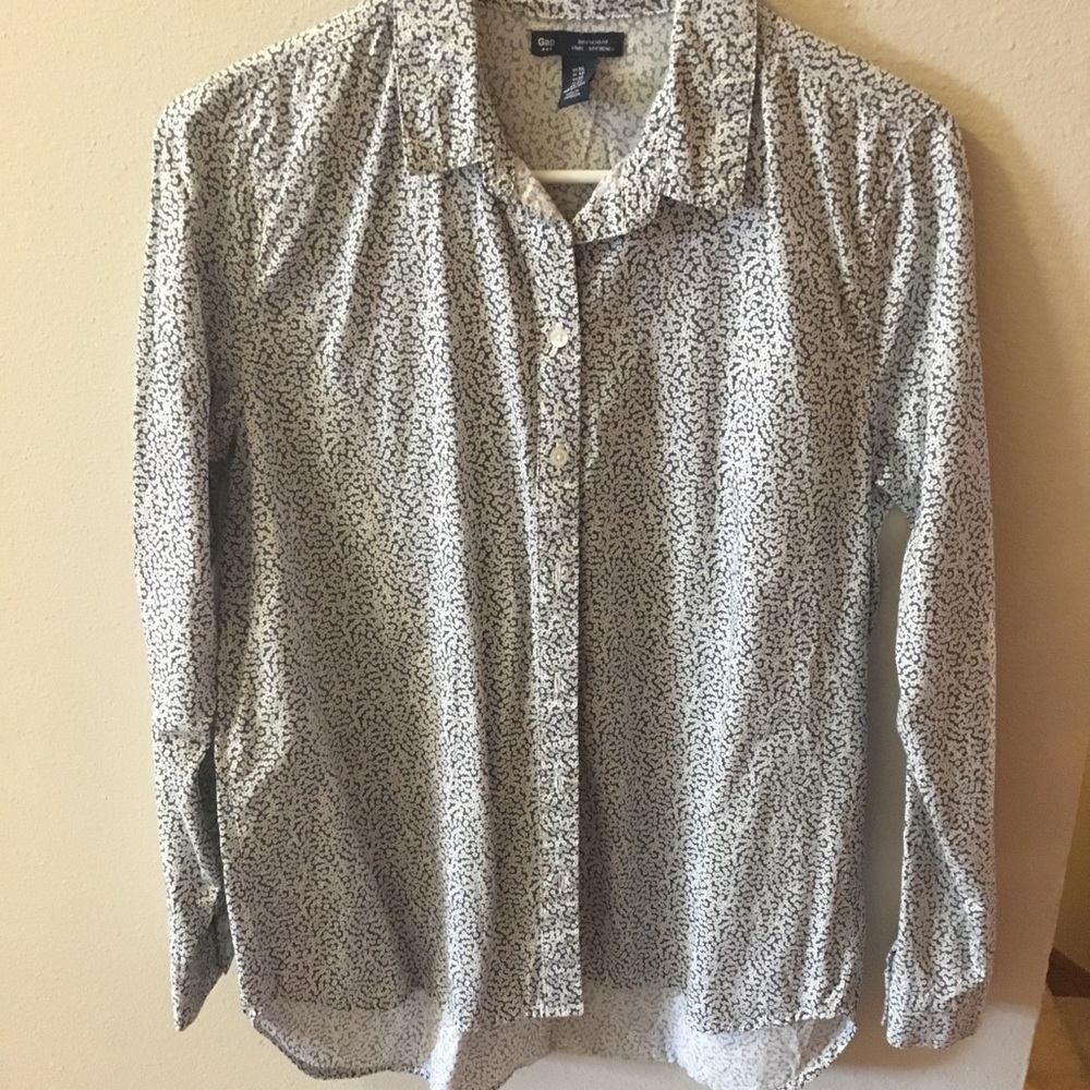 Gray & white floral button up