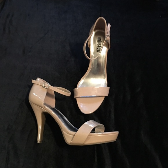 Sz. 10 Nude Heels - Picture 2 of 2