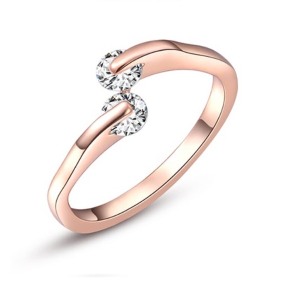 ✨Gold Plated Austrian Gold Crystal Ring✨