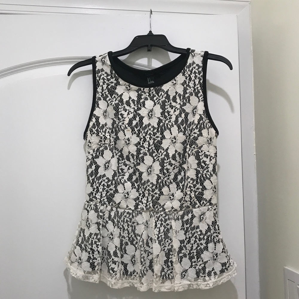 Forever 21 lace peplum top
