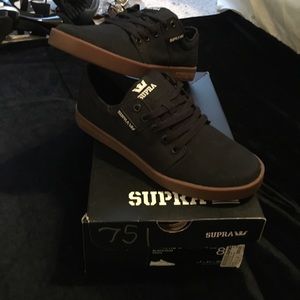 Black/Gum Supras