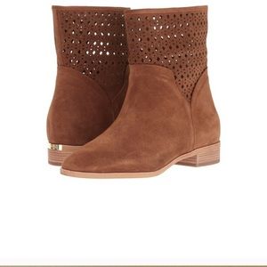 Brand New Michael Korda boots 😍🤗