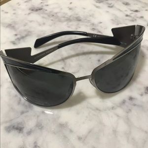 Alexander McQueen sunglasses
