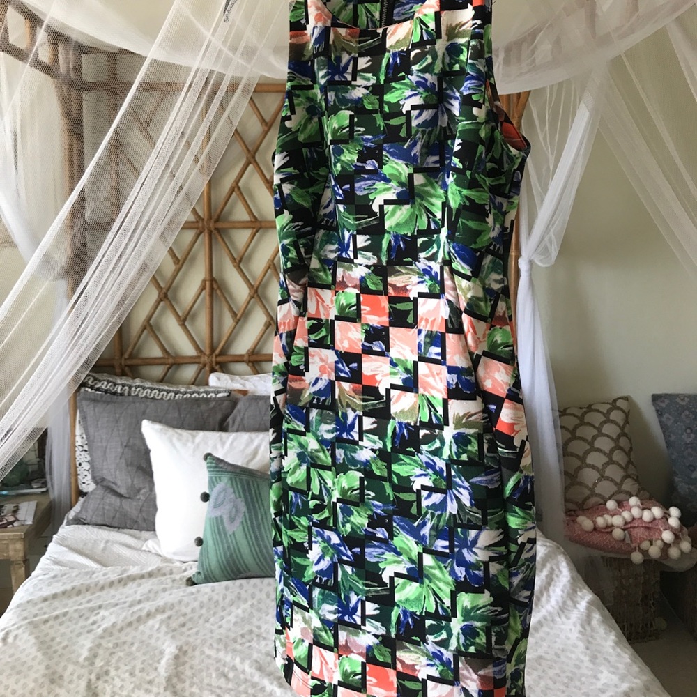 Floral dress - Picture 3 of 4