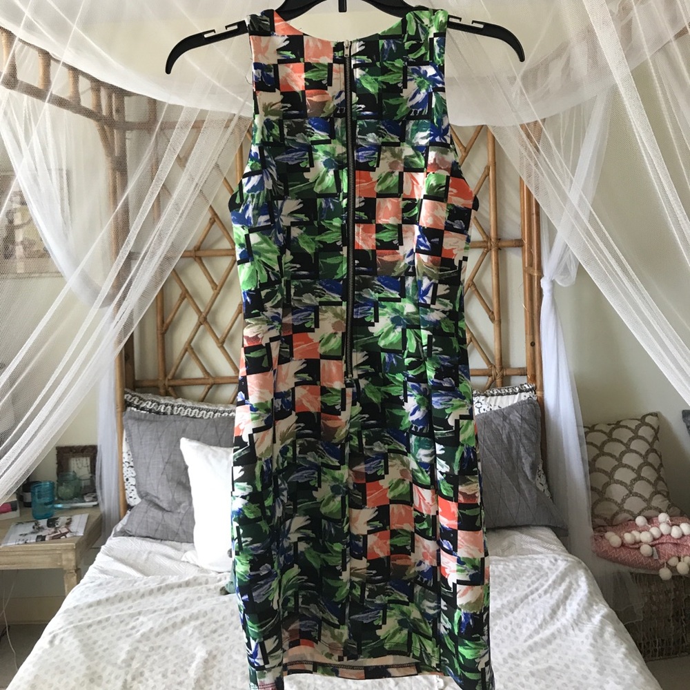 Floral dress - Picture 4 of 4