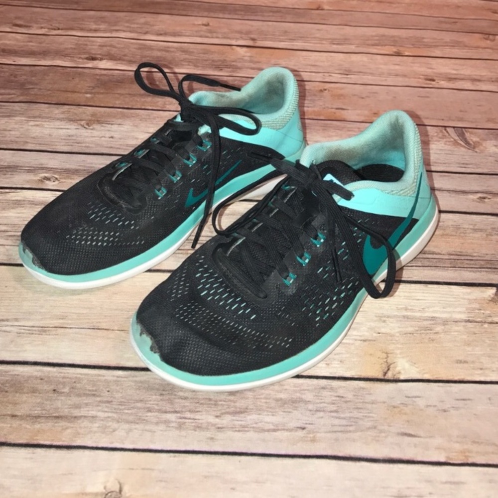Nike shoes size 6