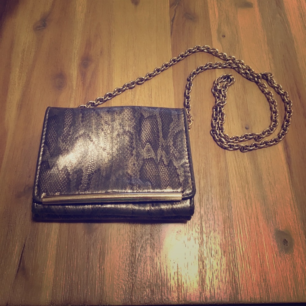 Ivanka Trump Crossbody - Picture 1 of 4