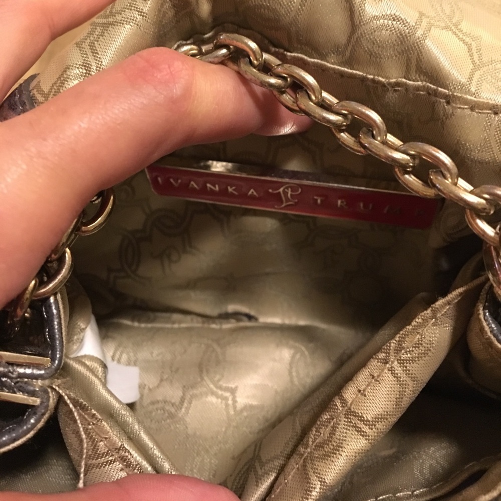 Ivanka Trump Crossbody - Picture 4 of 4