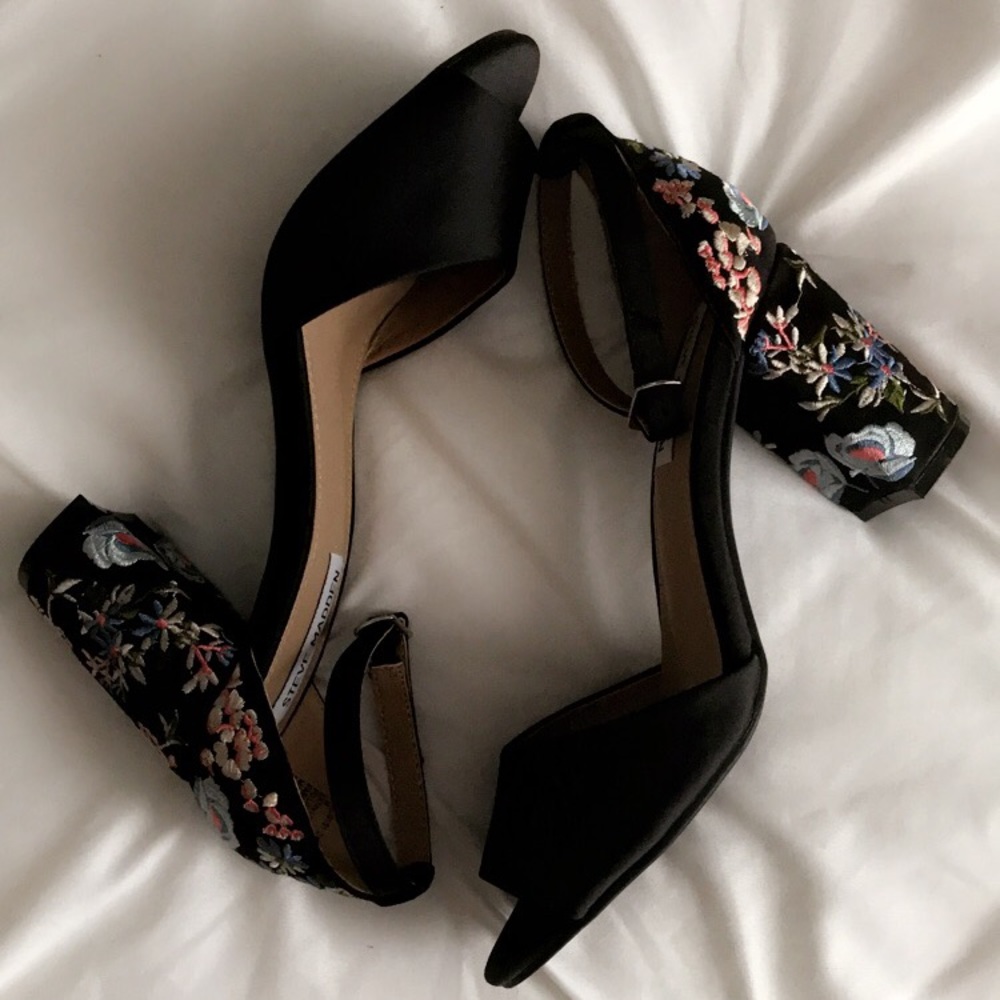 Steve Madden Delilah Block Heel 👡