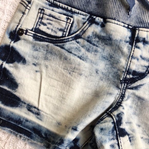 SO Ribbed Waist Acid Wash Jeans Shortie Shorts New - Picture 6 of 7