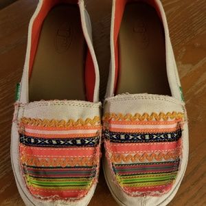 Sanuk shoes
