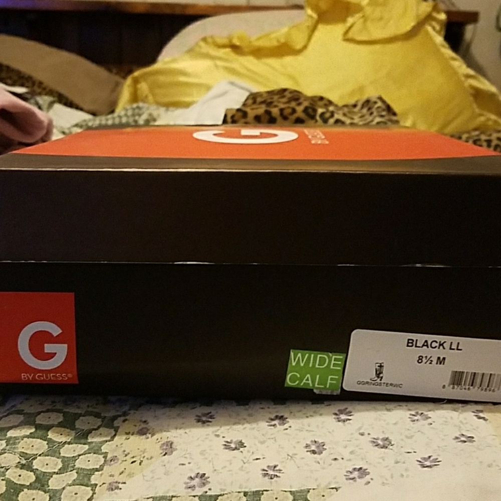 Woman's boots - Picture 2 of 6