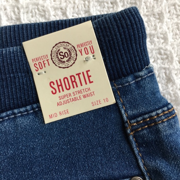 SO Ribbed Waist Jean Shorts New - Picture 3 of 7