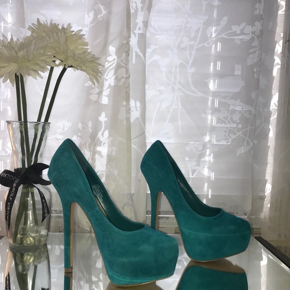 Shoes - Picture 4 of 4