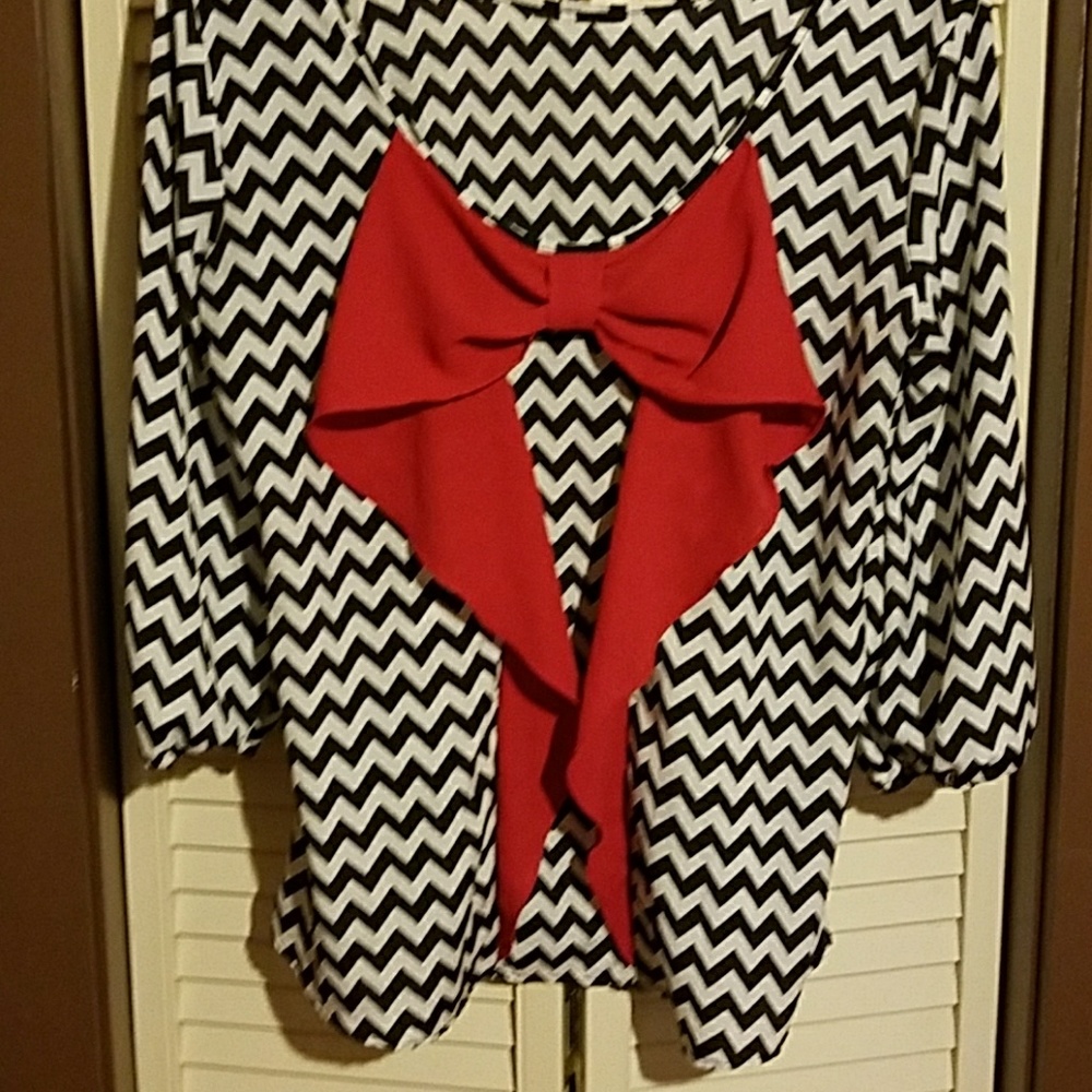 See back!! - Picture 2 of 2
