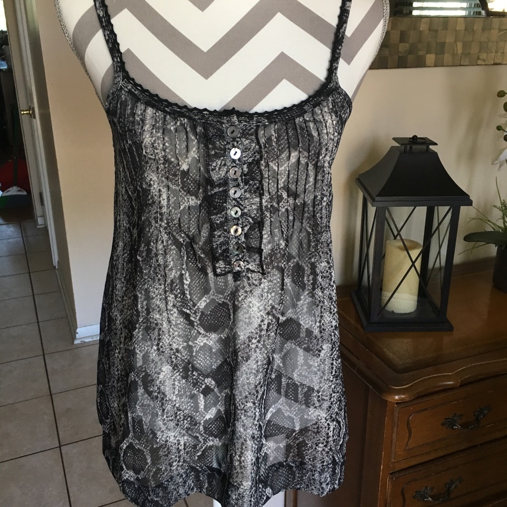 Zinga Sheer Tank Top - Picture 4 of 7