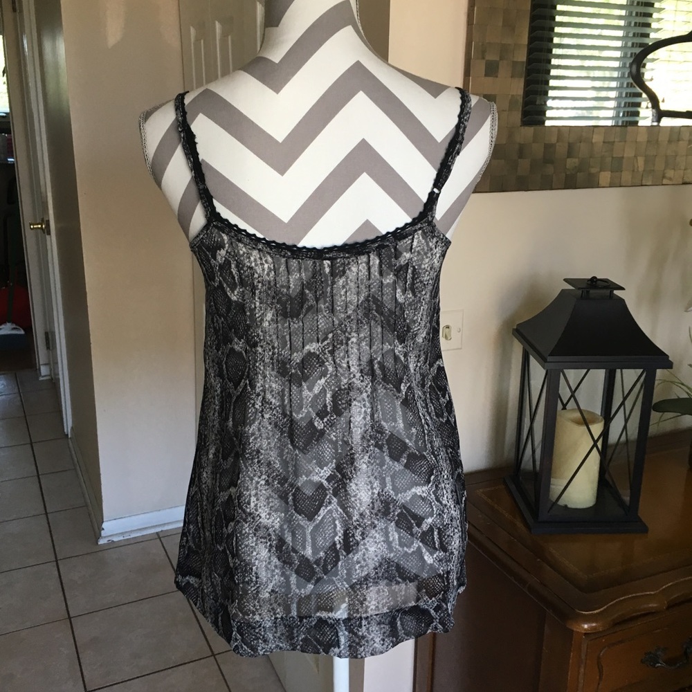 Zinga Sheer Tank Top - Picture 2 of 7