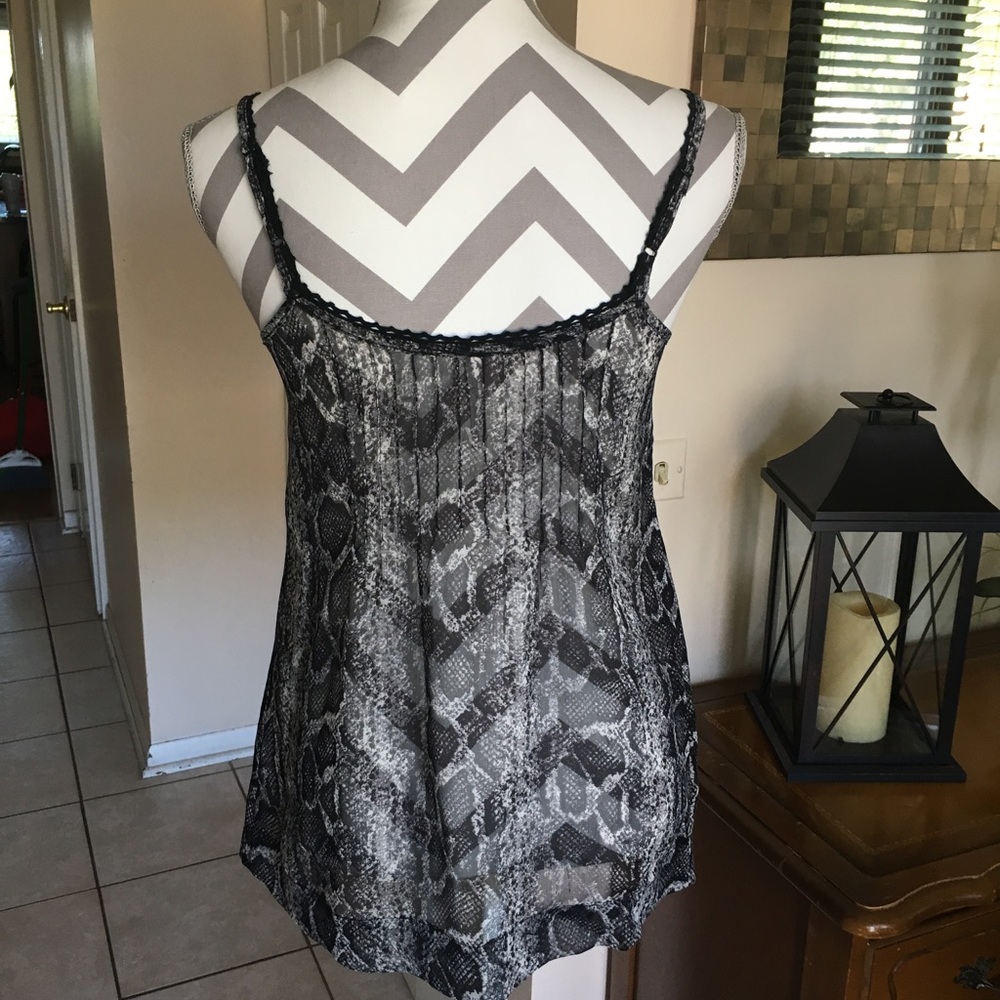 Zinga Sheer Tank Top - Picture 5 of 7