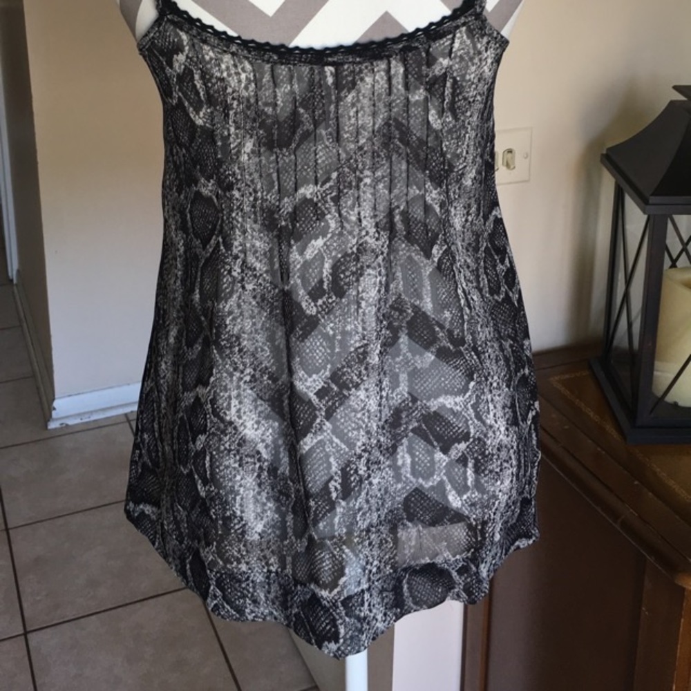 Zinga Sheer Tank Top - Picture 6 of 7