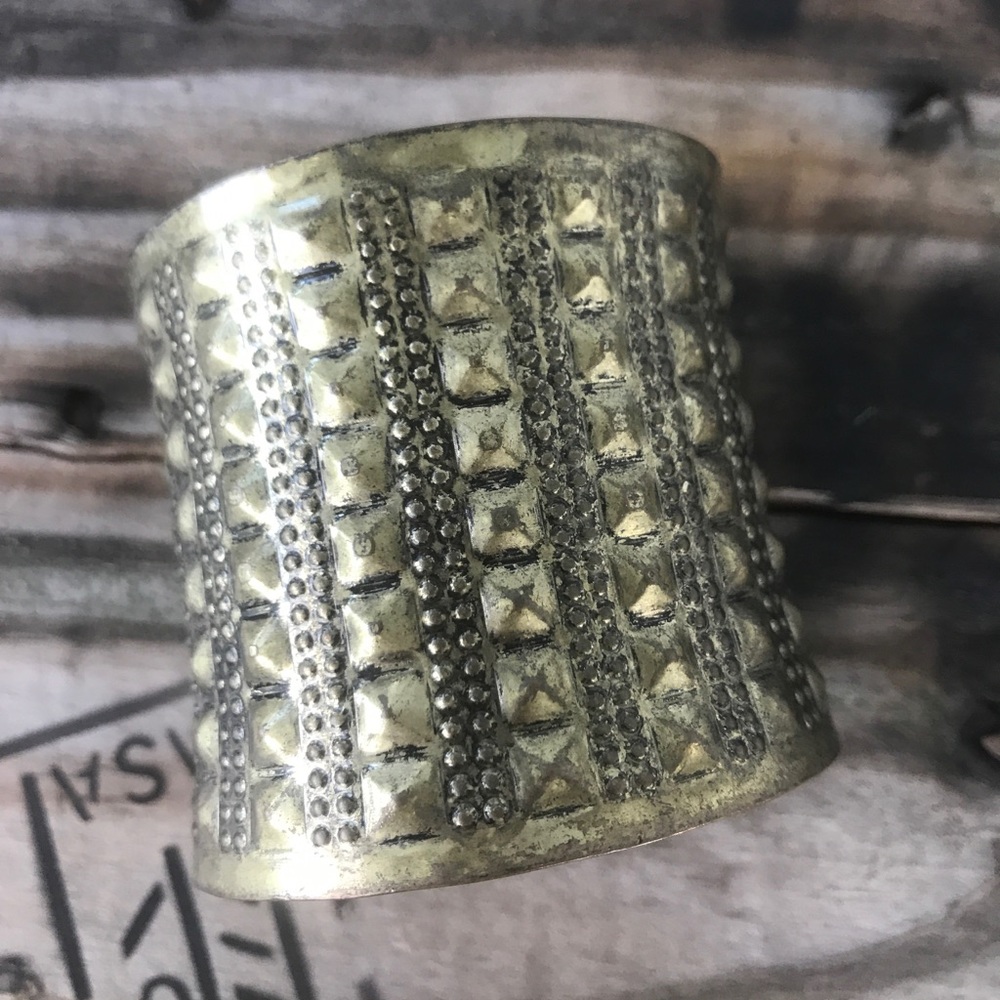 Gold bracelet