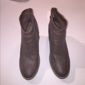 Pair of Old Navy booties