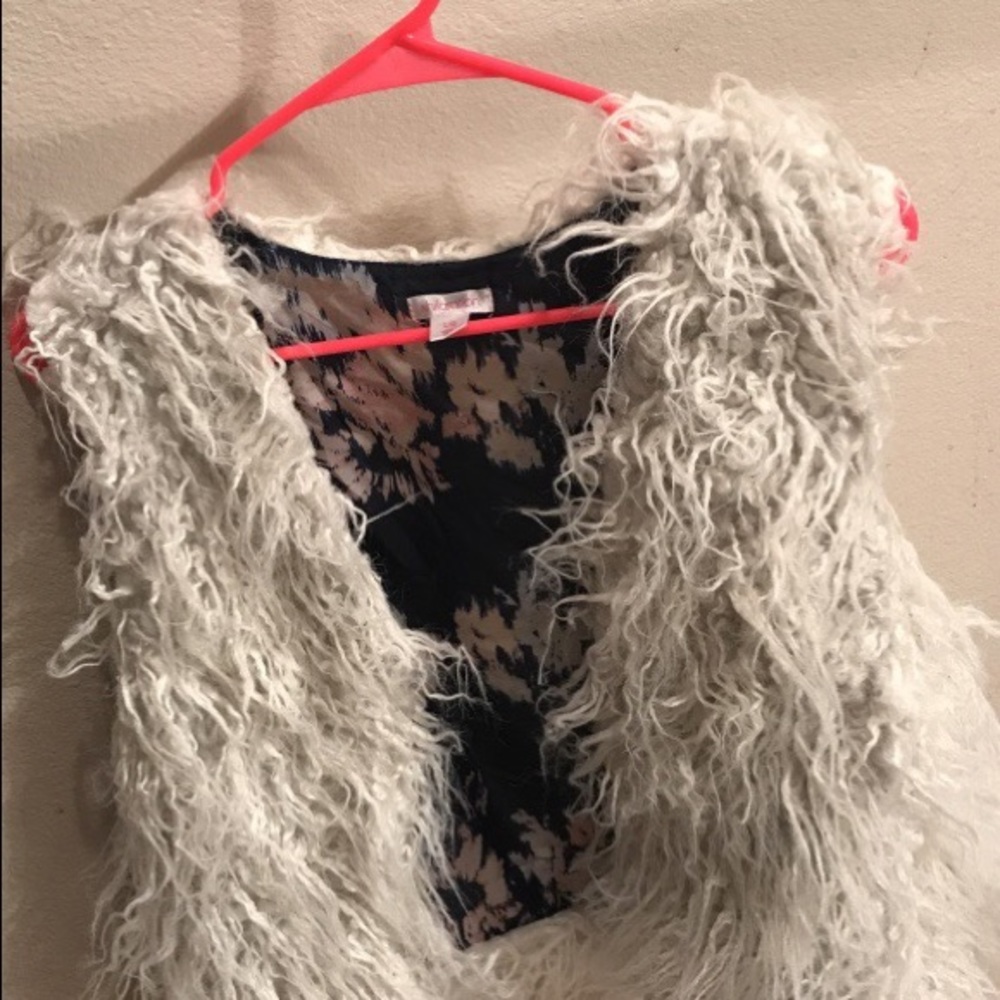 Mossimo white fur vest
