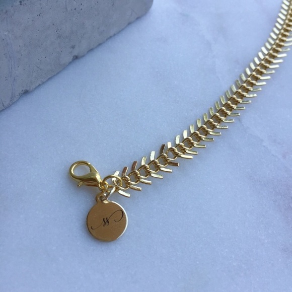 Gold Fishtail Choker - Picture 4 of 7