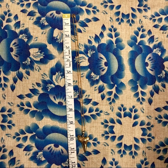 Gold Fishtail Choker - Picture 7 of 7