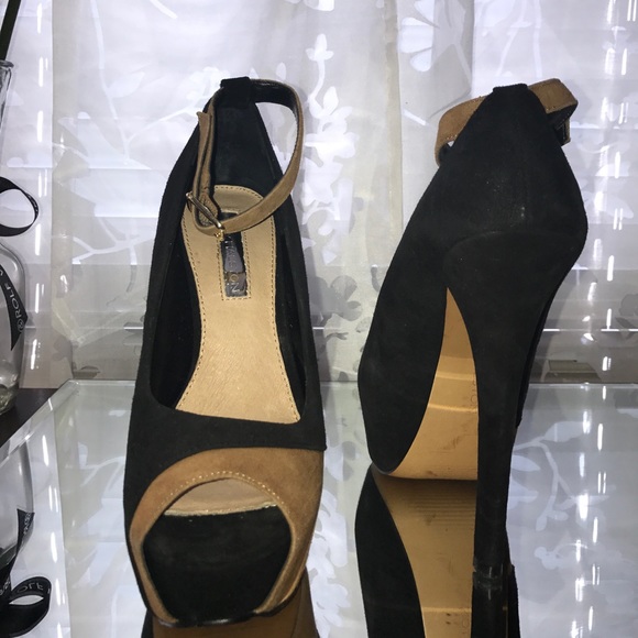 Shoes - Picture 2 of 4