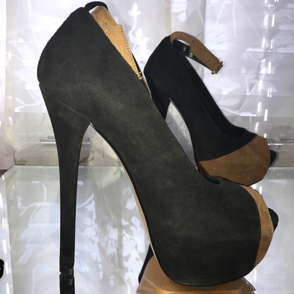 Shoes - Picture 3 of 4