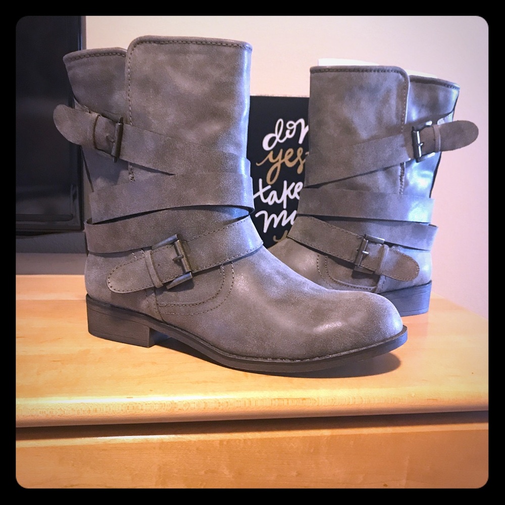 Madden girl Cullenn size 8 in brown gray NIB