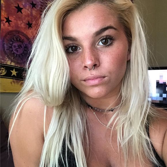 Meet your Posher, Bryana - Picture 1 of 1