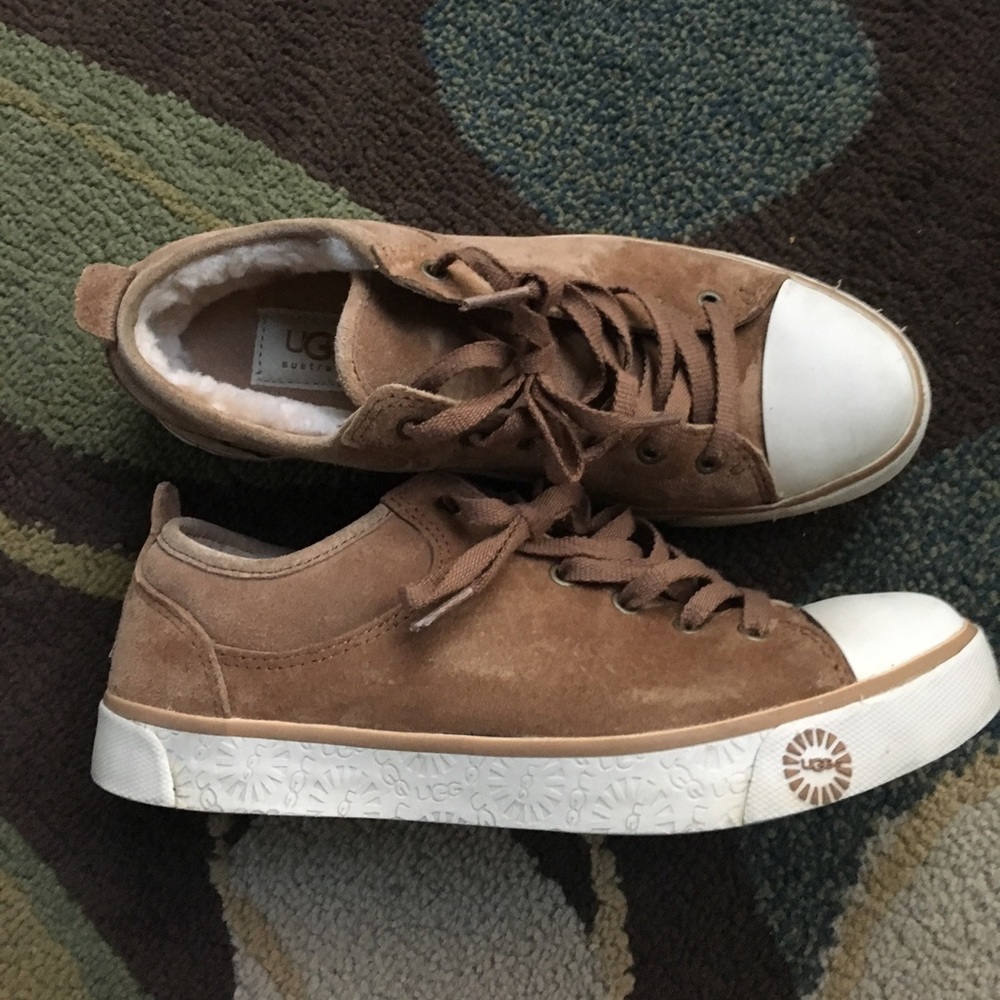 UGG sneaker. Chestnut.