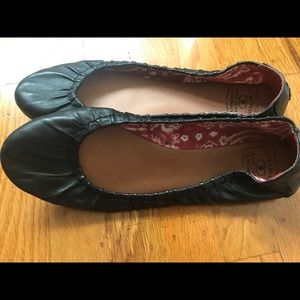 Lucky Black Ballet Flats