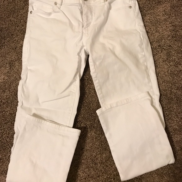 Loft Modern Kick Crop in White - Picture 2 of 2